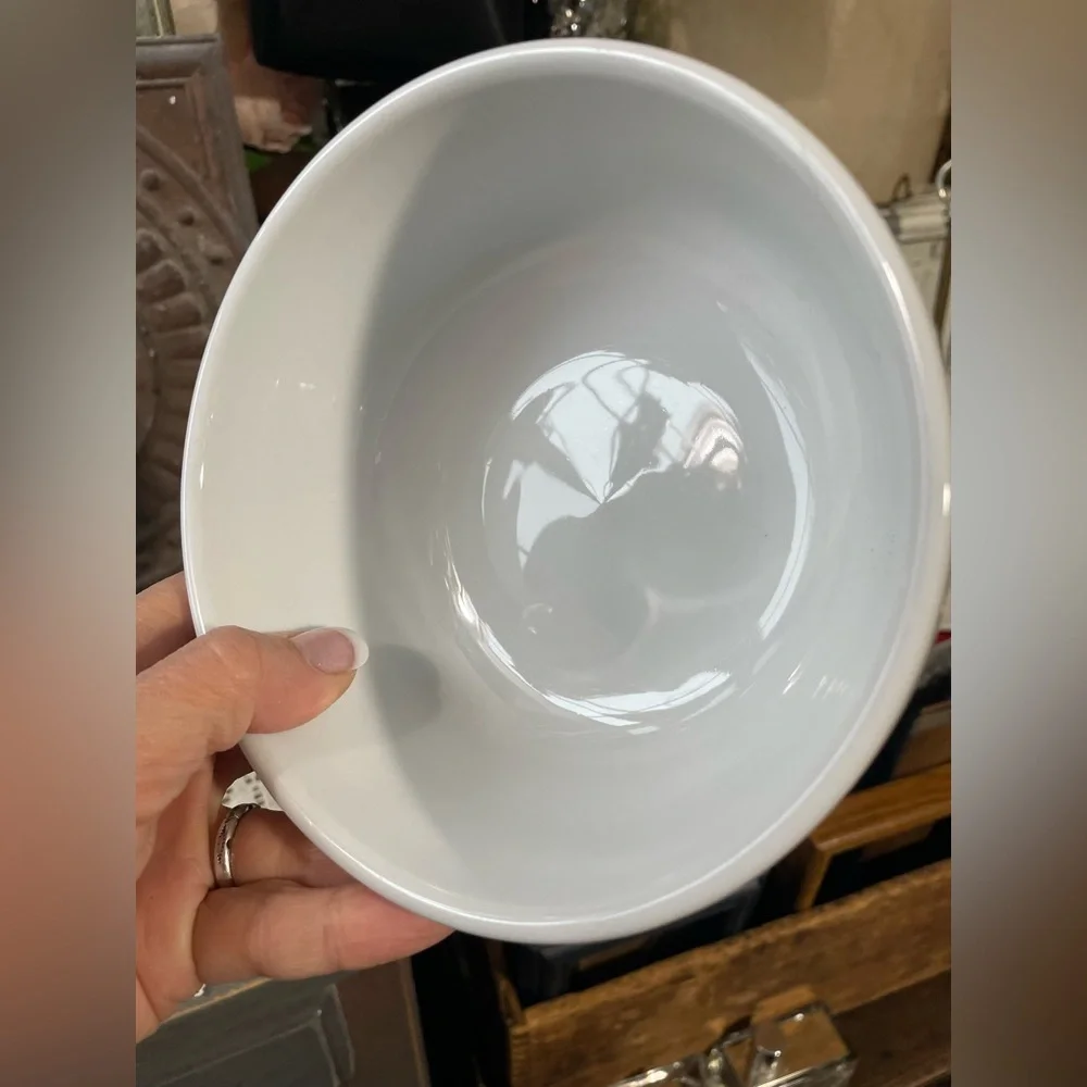 Williams Sonoma white ceramic stoneware cereal soup bowl